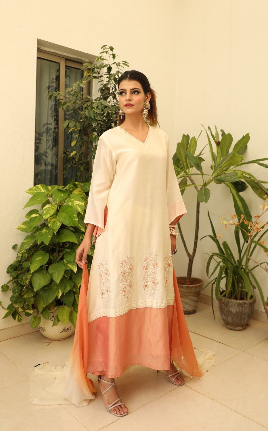 Noor-E-Rang Kurta Set- Off-white